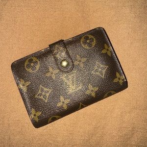 Authentic LV Kisslock Wallet